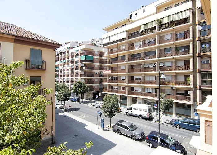 Bright & Elegant City Centre 3 Bedroom Apartment